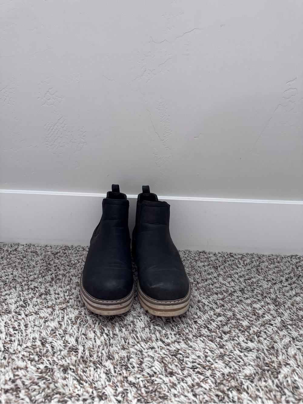 Women’s Black Chelsea Ankle Boots - Classic Slip-On Style - size 5